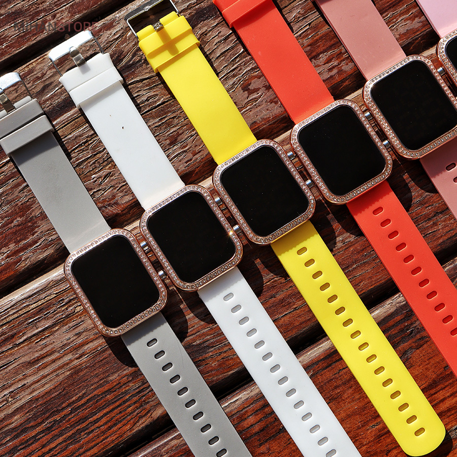 ساعت مچی نگین دار طرح اپل