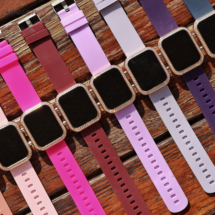 ساعت مچی نگین دار طرح اپل